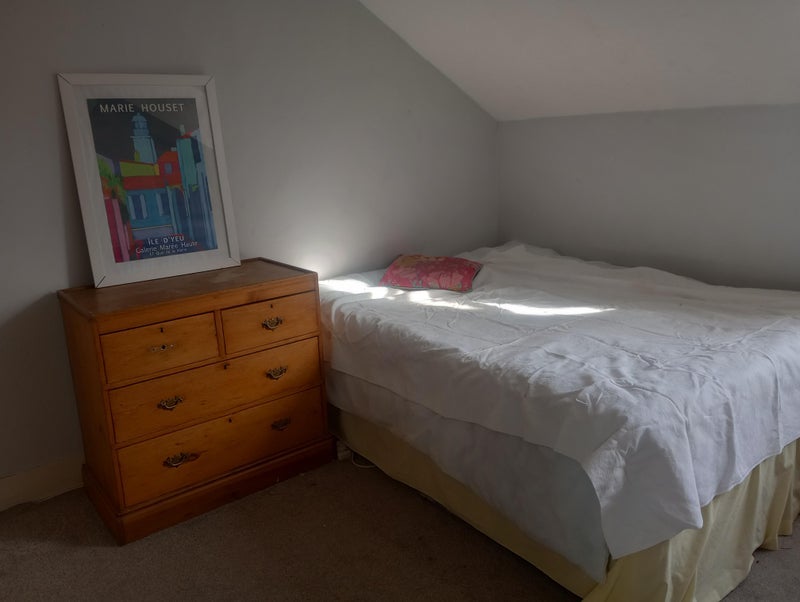 Room Kestrel Avenue in Greater London