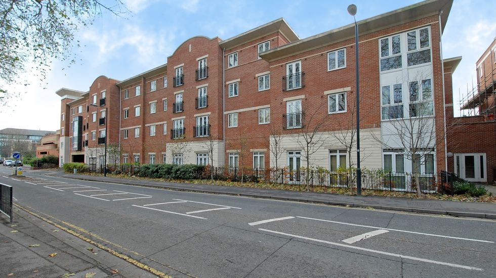 Flat Grenfell Road in Maidenhead