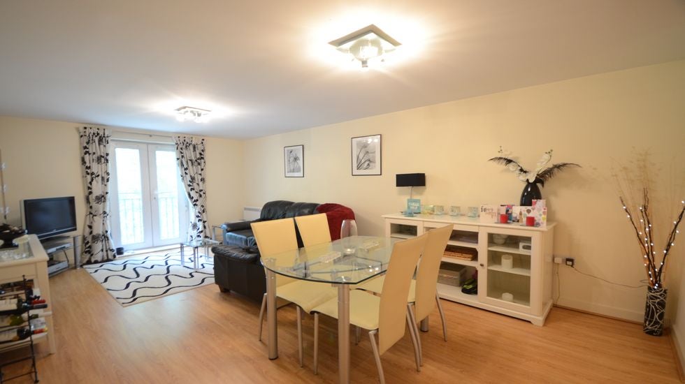 Flat Grenfell Road in Maidenhead