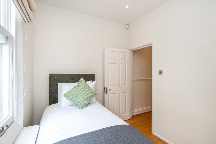 House Scarsdale Villas in Greater London