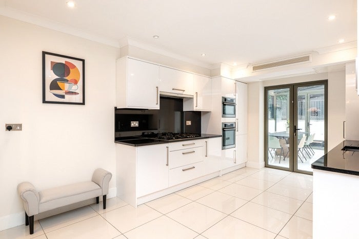 House Scarsdale Villas in Greater London