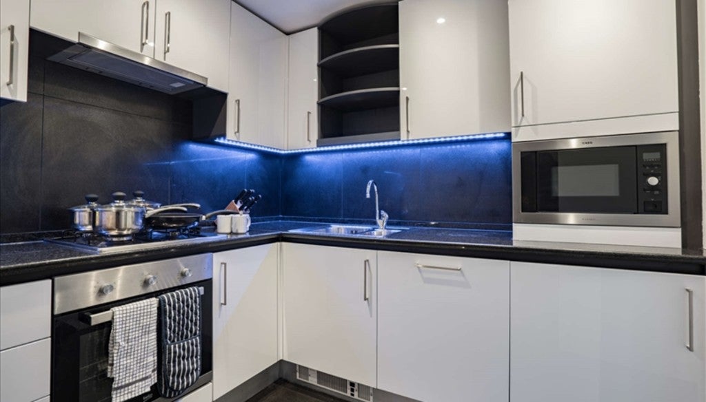 Flat Westferry Circus in Greater London