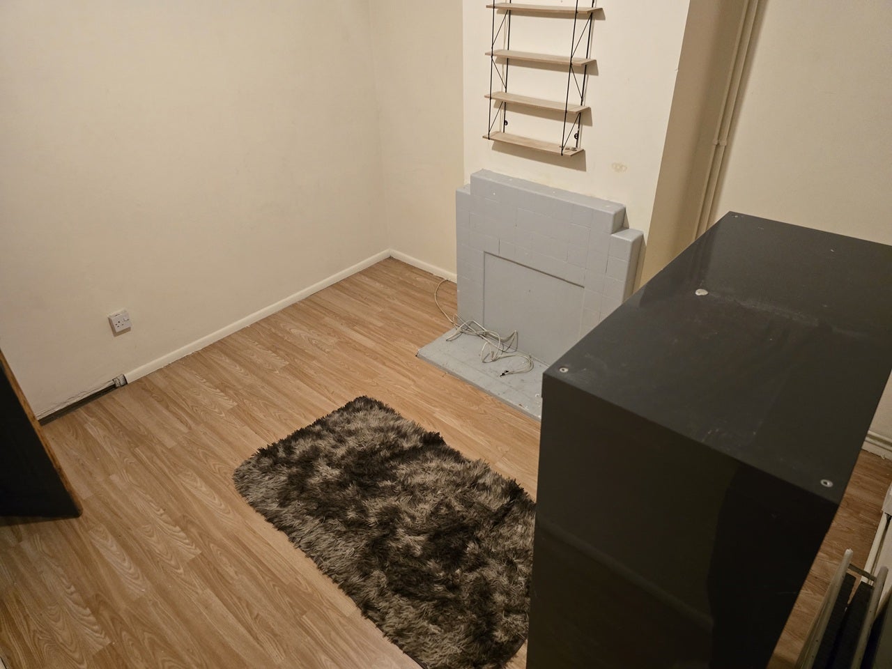Room Tilling Crescent in Tylers Green
