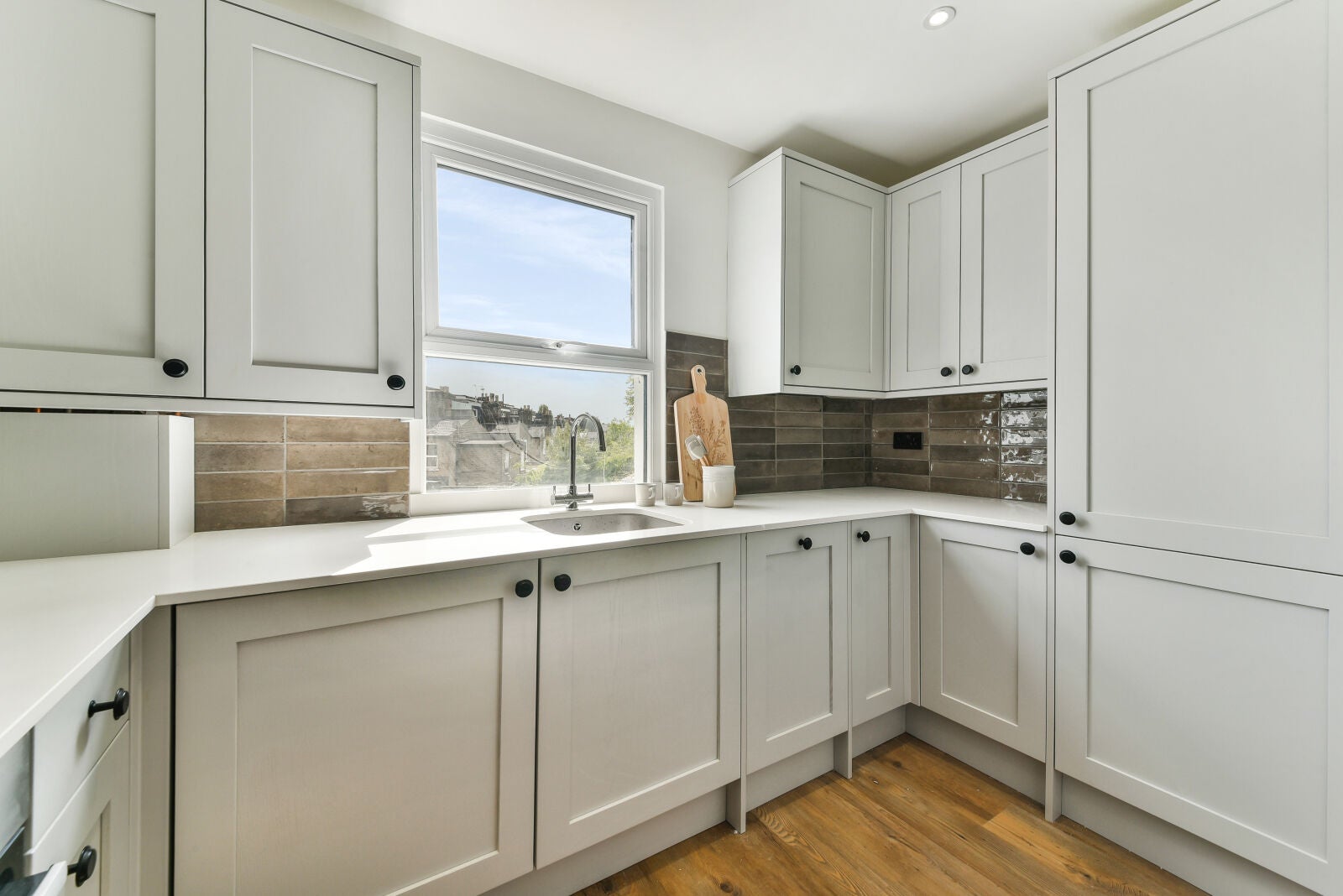 Flat Leopold Road in Greater London