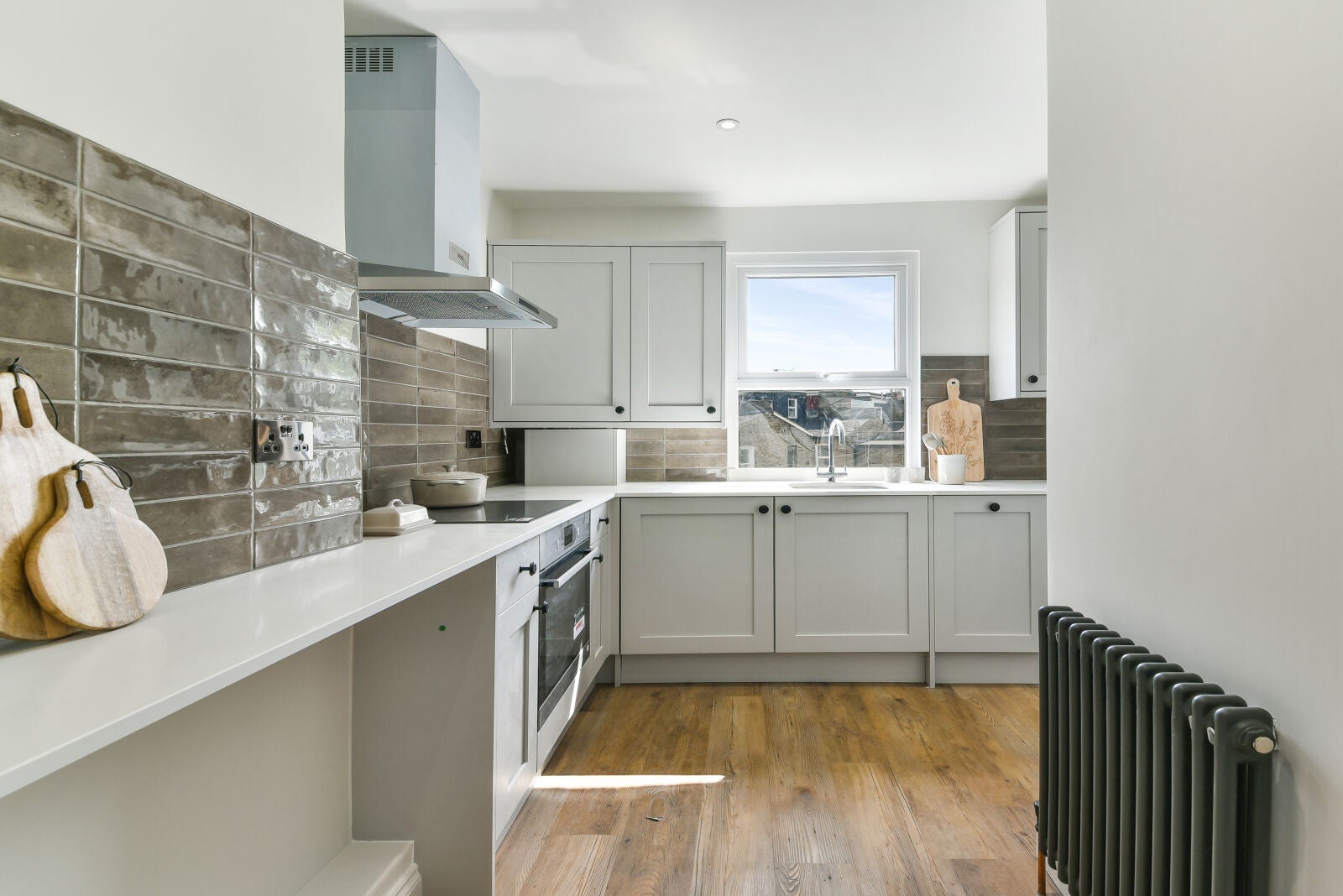 Flat Leopold Road in Greater London