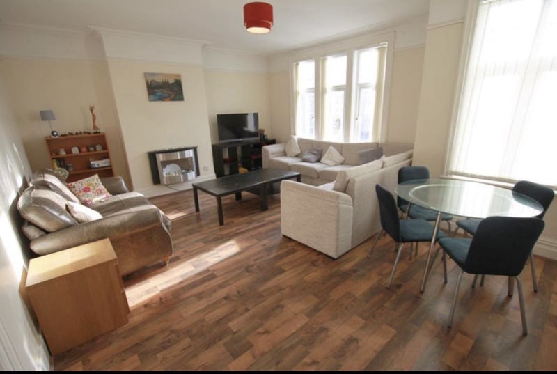 Room Aigburth Road in Liverpool