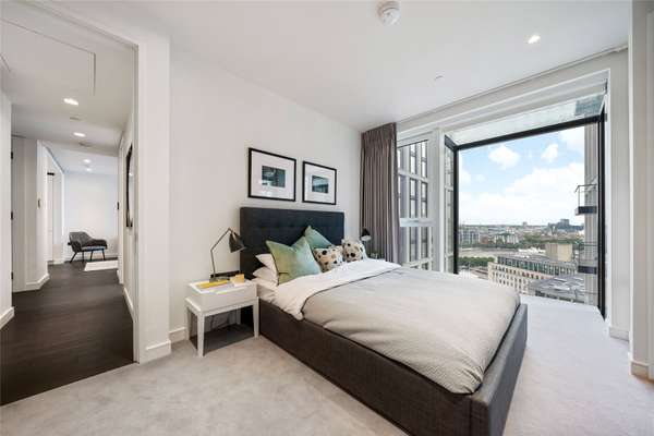 Flat York Road in Greater London