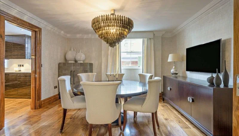 Flat Grosvenor Hill in City of Westminster