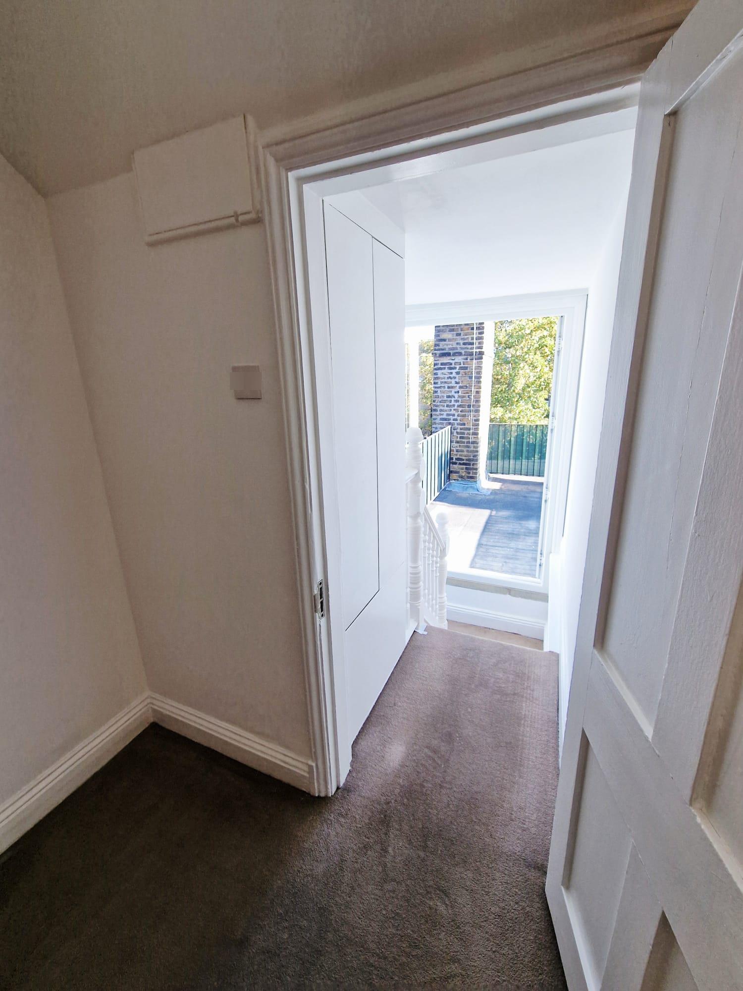 Flat Amesbury Avenue in Greater London