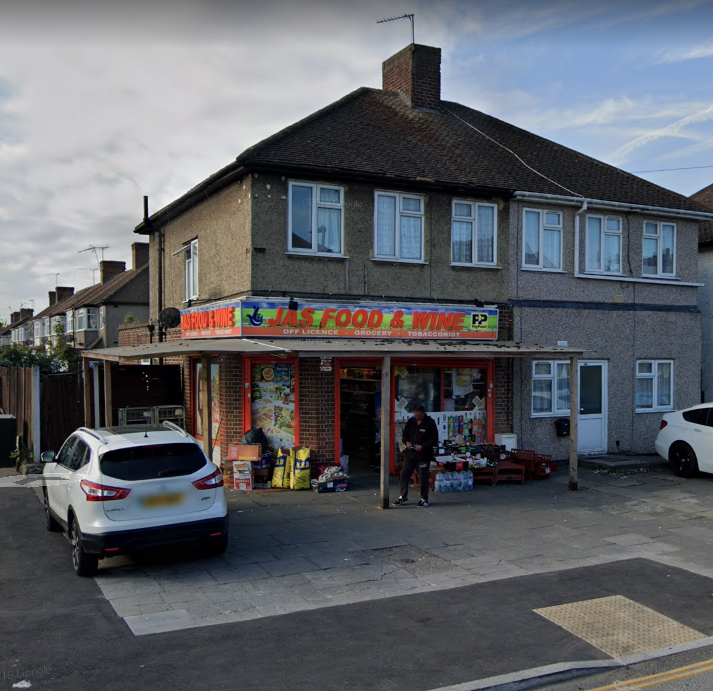 Flat Scotts Road in Greater London