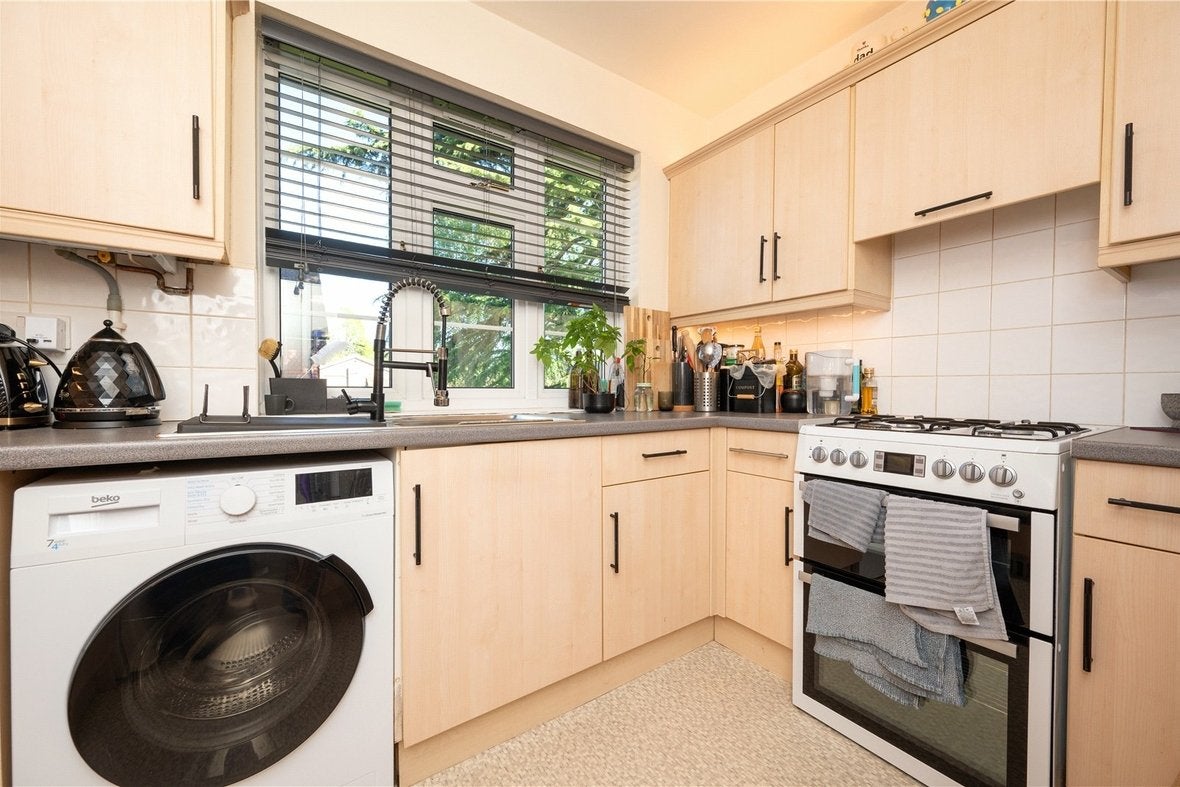 Flat Woodstock Road North in St Albans