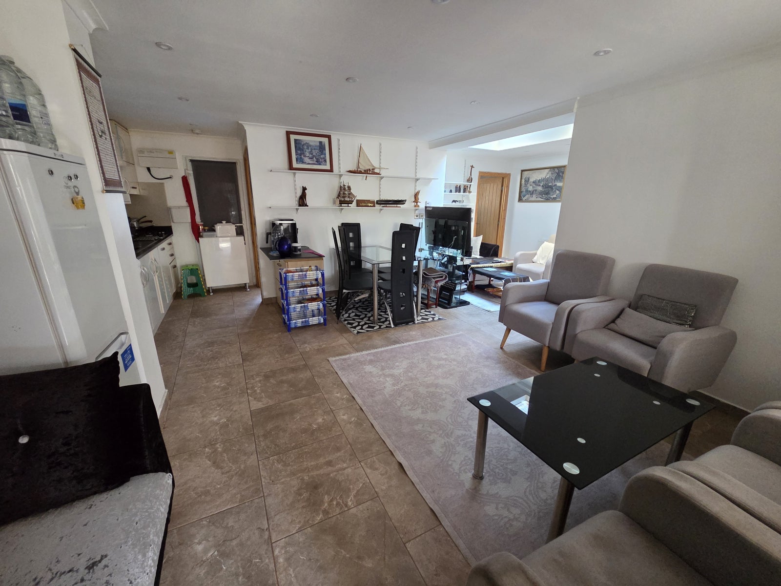 Flat Sunnydale Road in Greater London