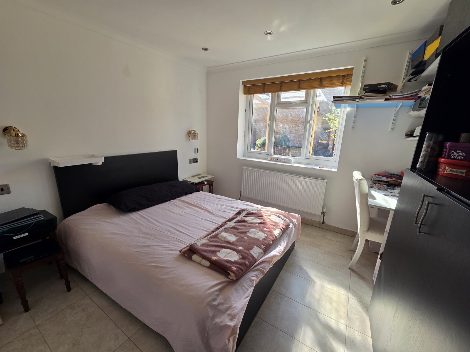 Flat Sunnydale Road in Greater London