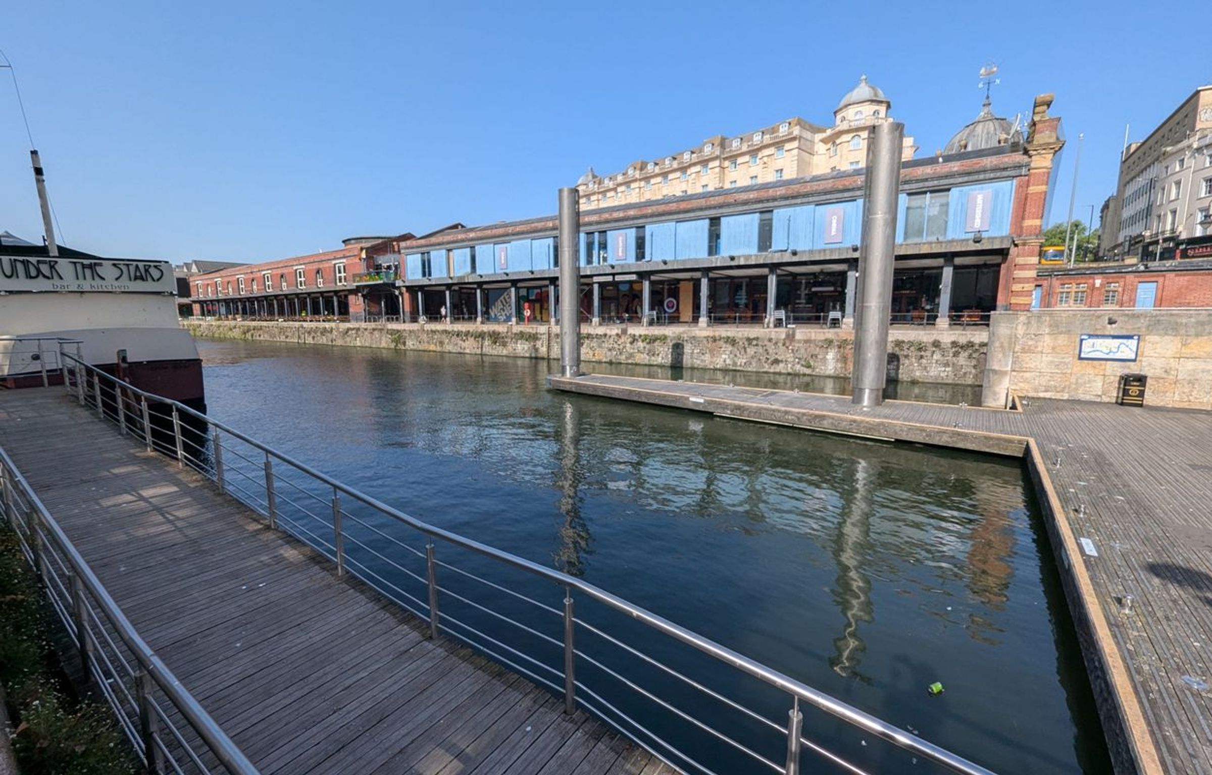 Flat Marsh Street in Bristol