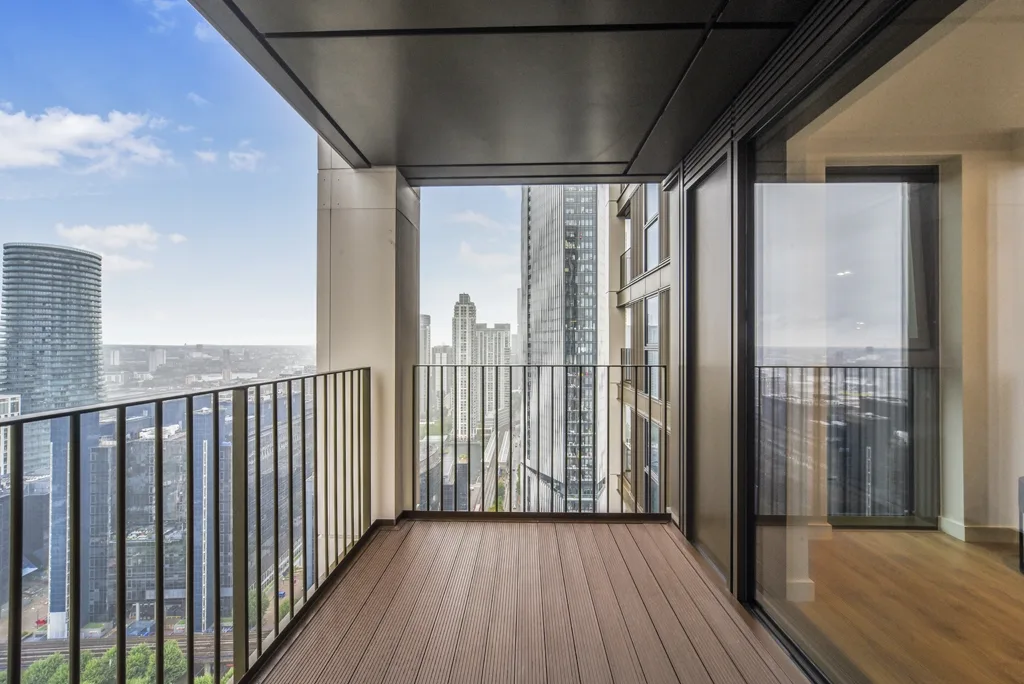 Flat Charter Street in Greater London