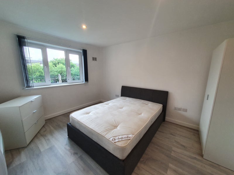 Flat Hereford Road in Greater London