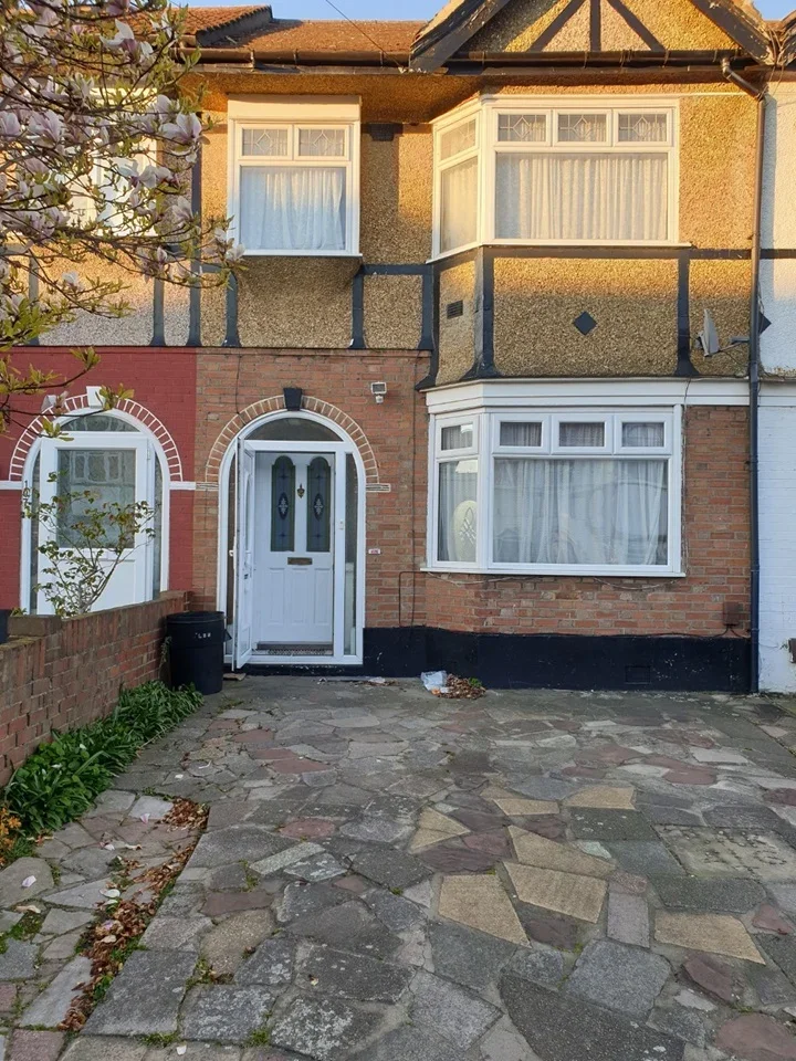 House Gresham Drive in Greater London