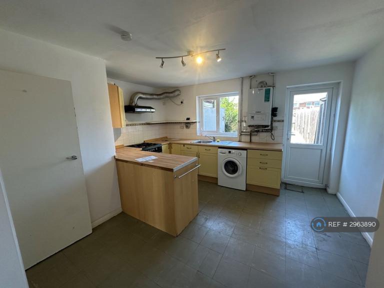 House Aplin Way in Greater London