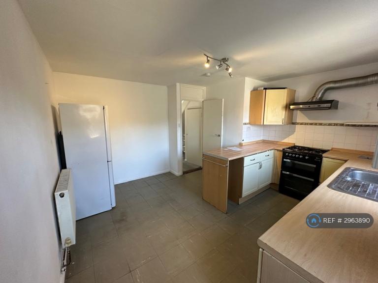 House Aplin Way in Greater London