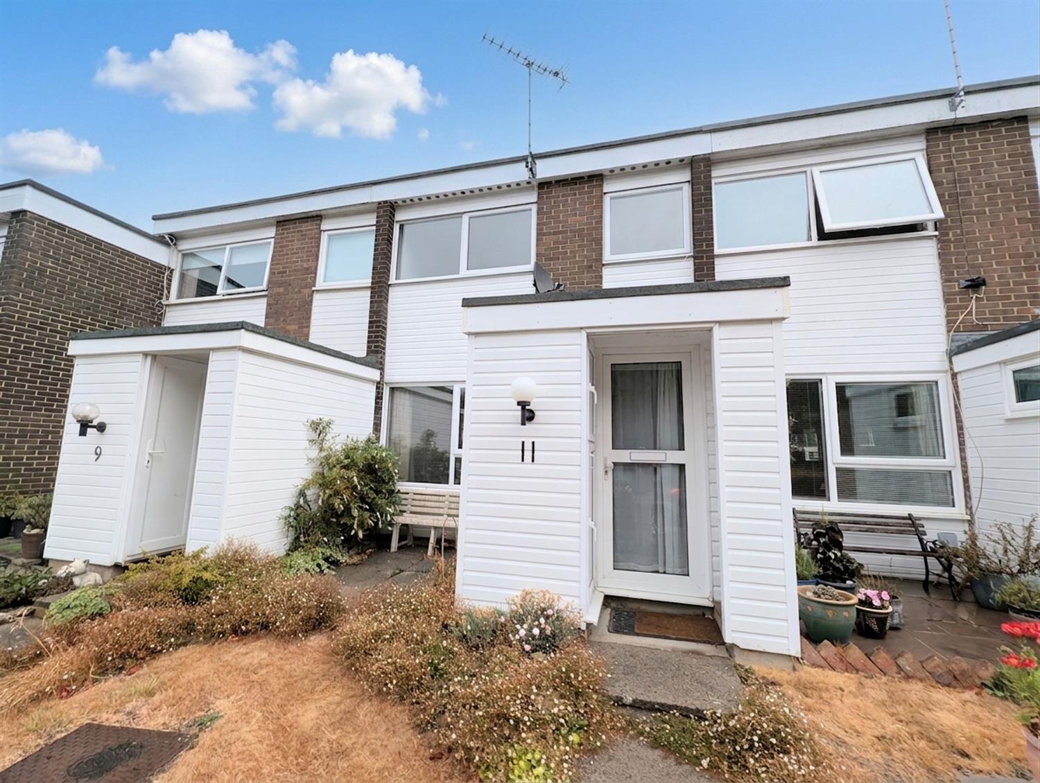 House Garden Walk in Horsham