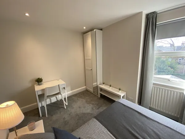 Flat Hastings Road in Maidstone
