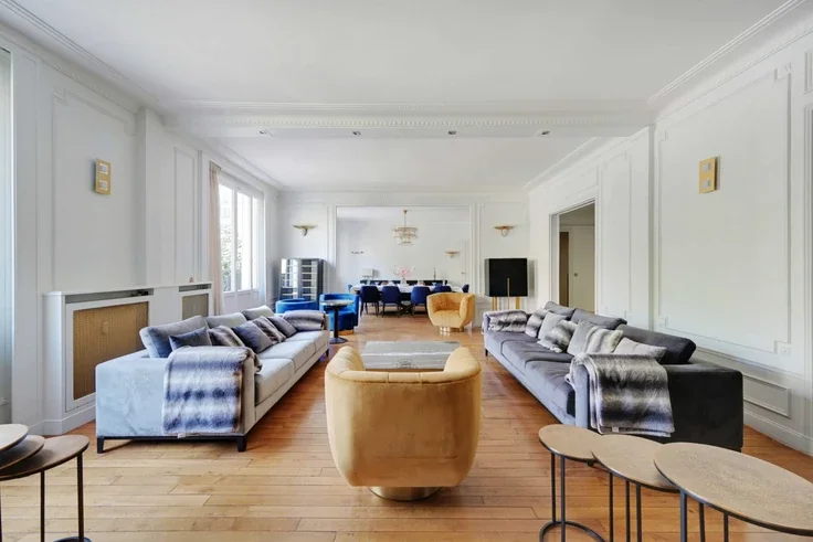 Flat Boulevard Gouvion-Saint-Cyr in Paris