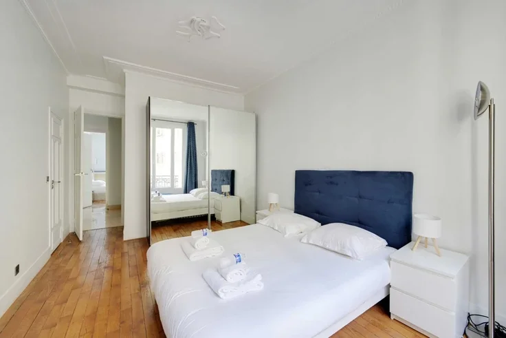 Flat Boulevard Gouvion-Saint-Cyr in Paris