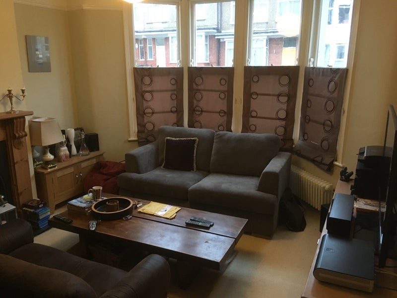 Room Beverley Road in Bristol