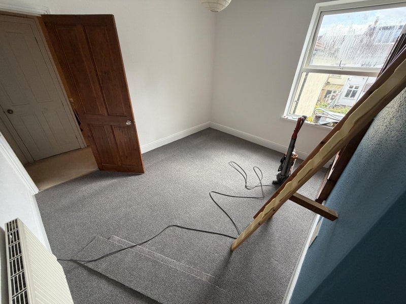 Room Beverley Road in Bristol