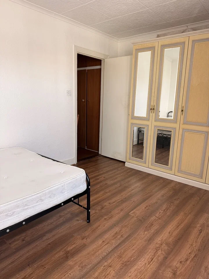 Room Portland Road in Gillingham