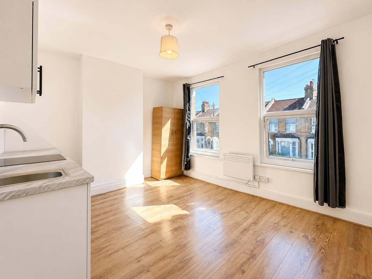 Flat Huxley Road in Greater London