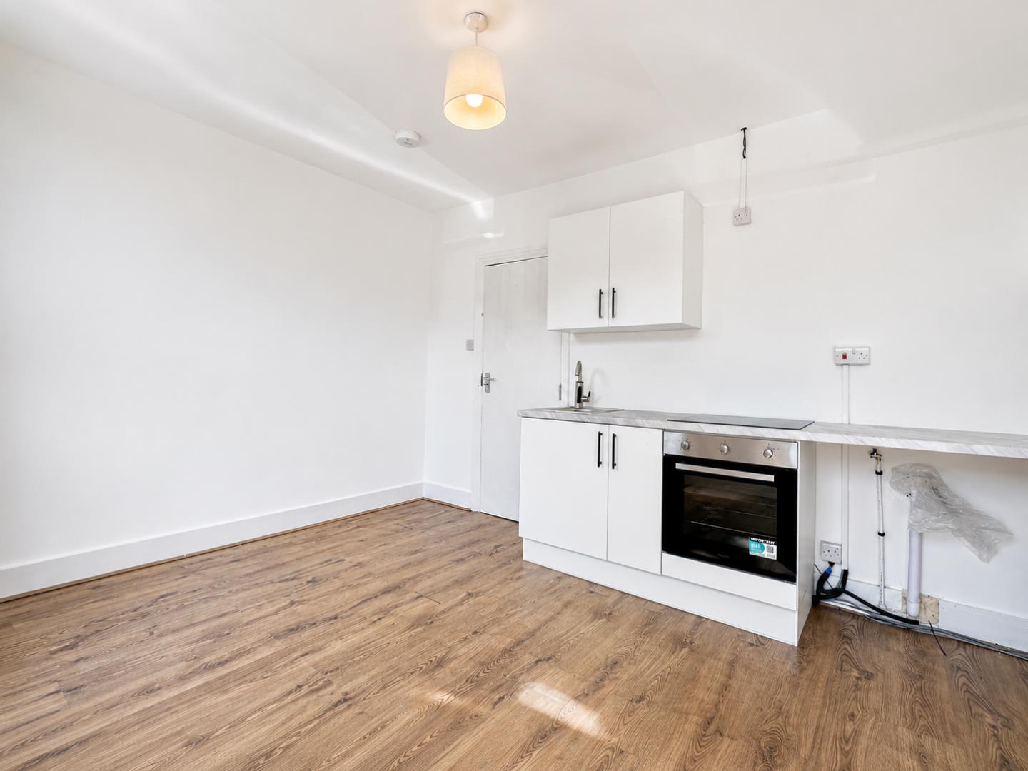 Flat Huxley Road in Greater London
