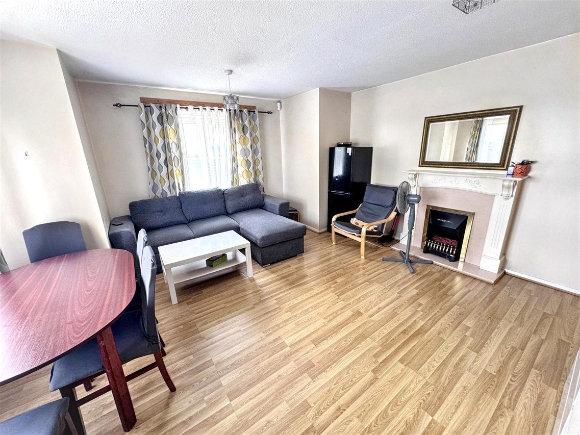 Flat Angelica Drive in Greater London
