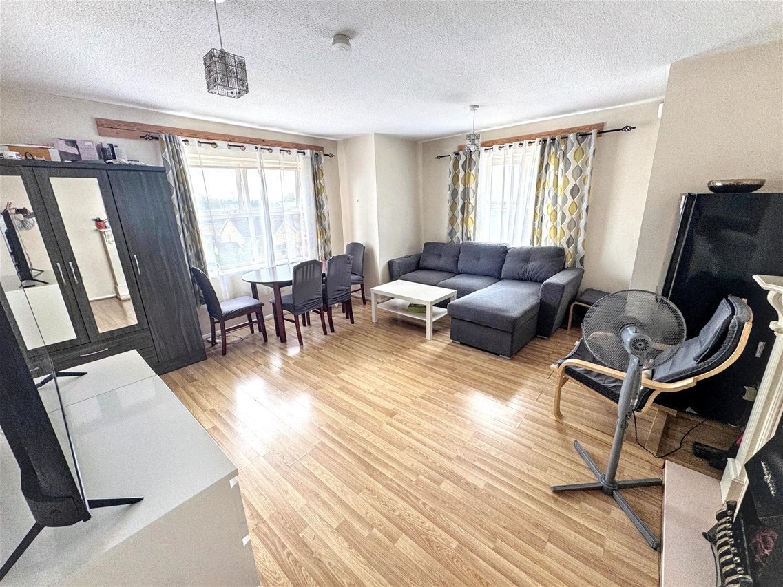 Flat Angelica Drive in Greater London