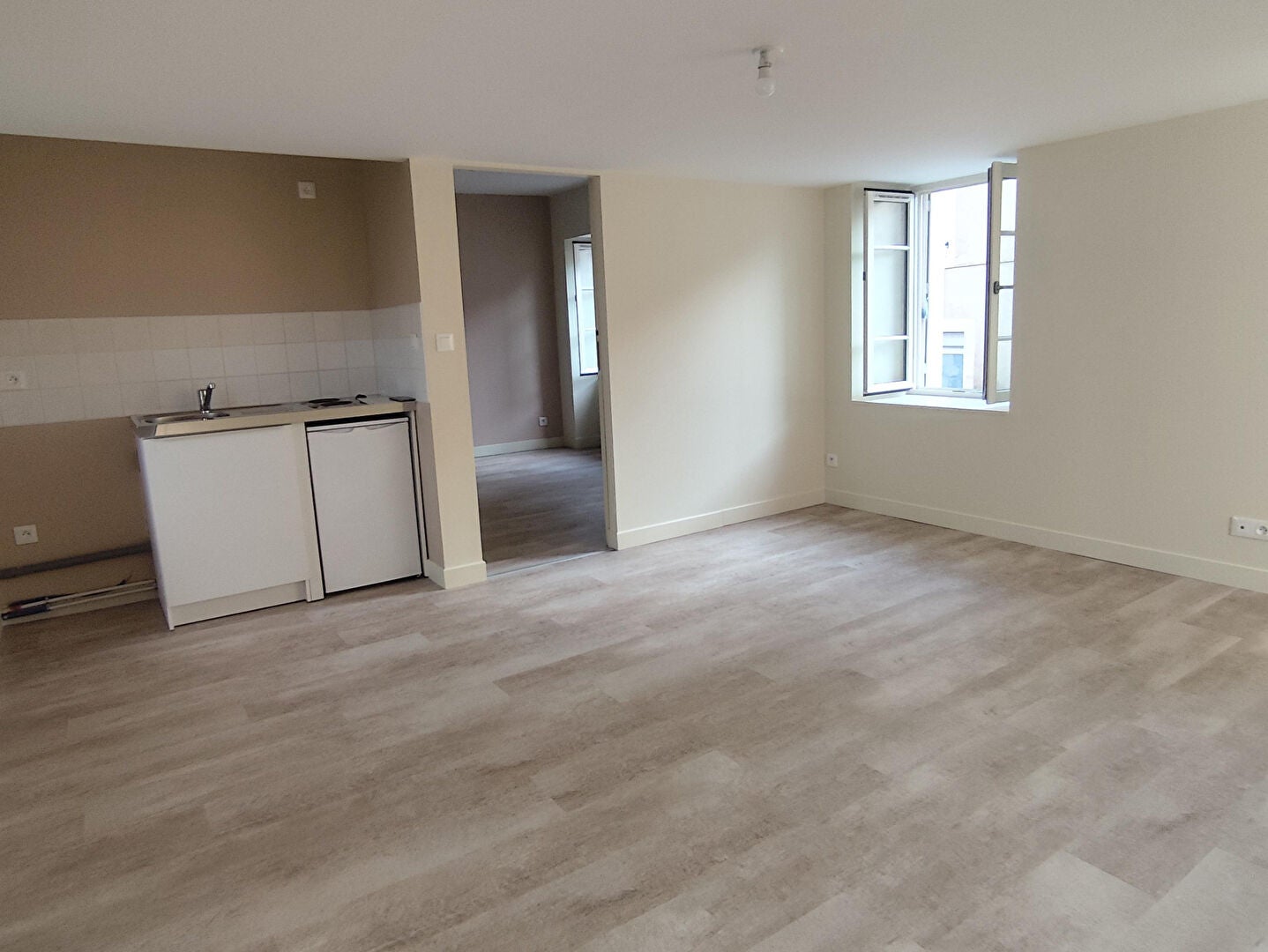 Flat Chemin de Ricou in Saint-Martin-de-Saint-Maixent