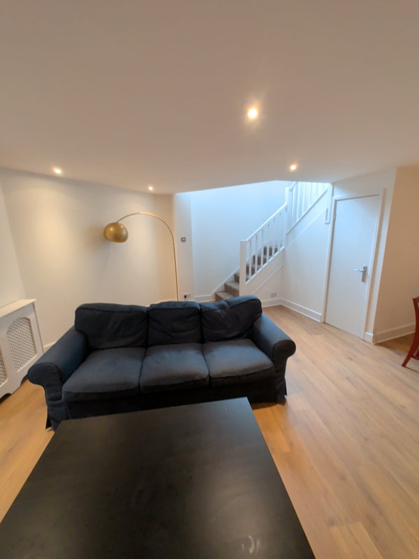 Room Mora Street in Greater London