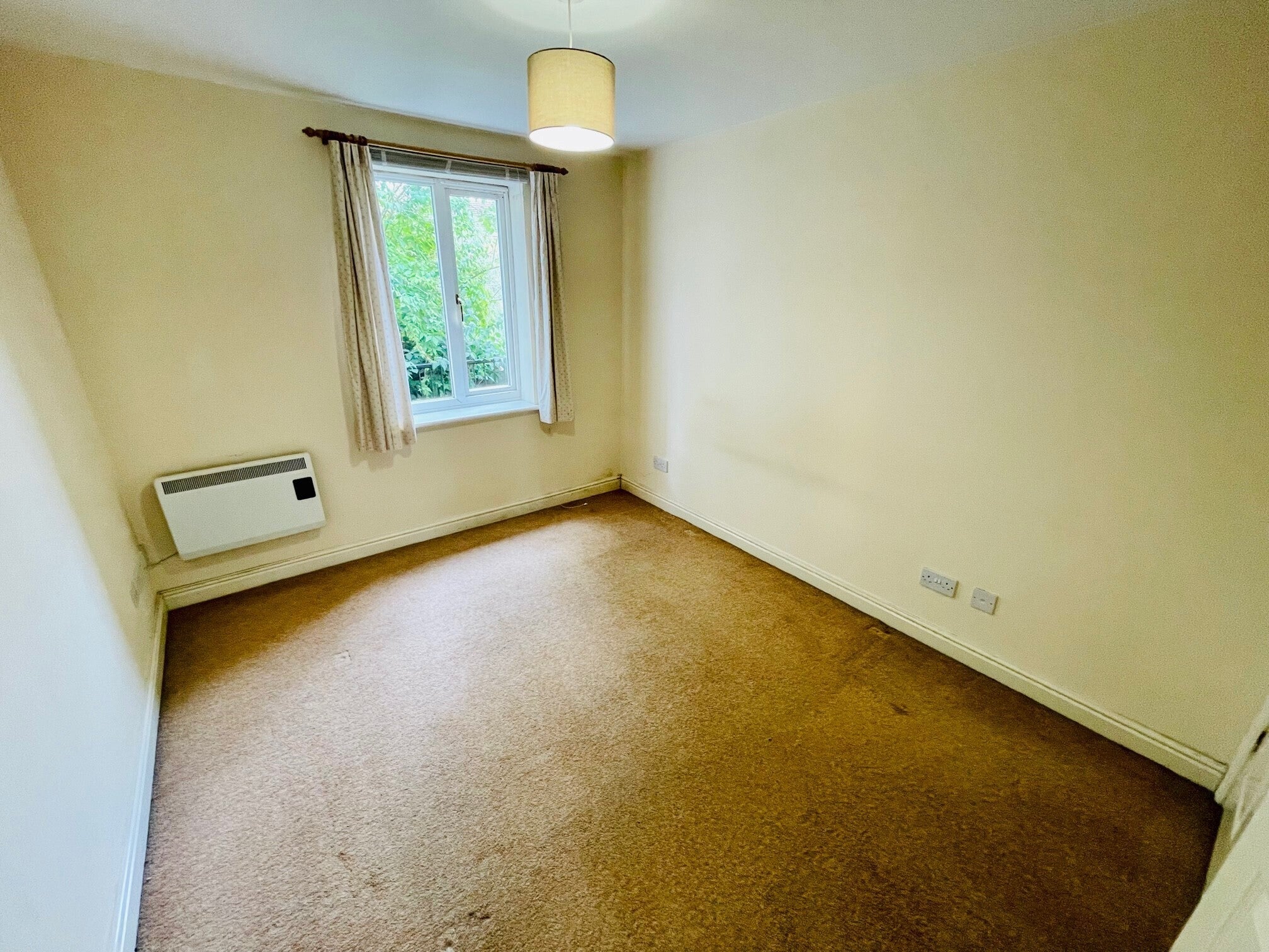 Flat Burbury Court in Warwick