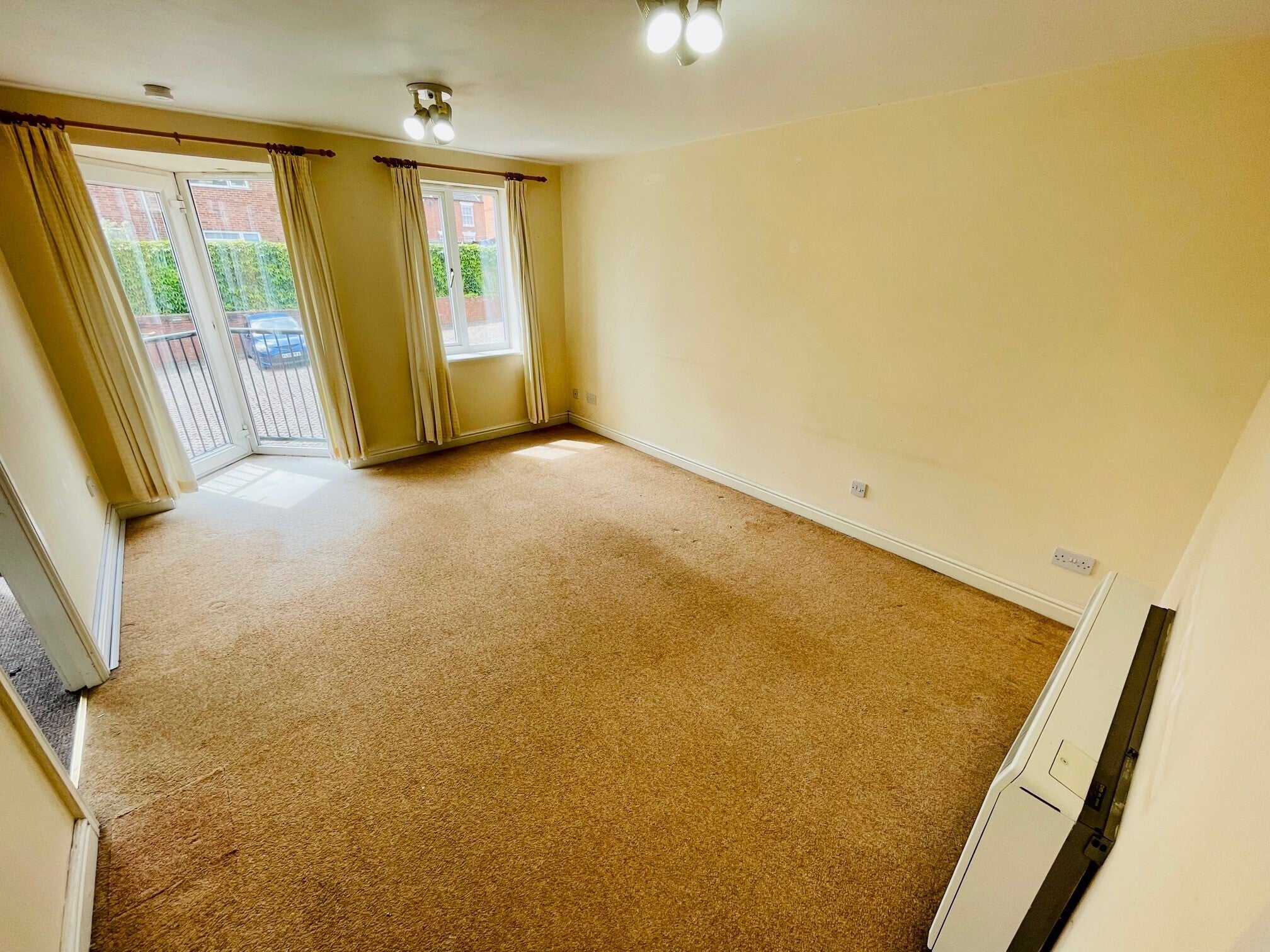 Flat Burbury Court in Warwick