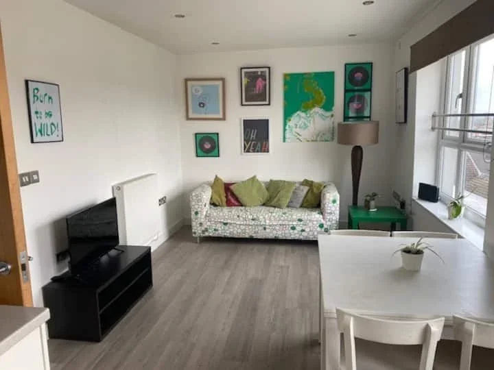 Flat Palace Mews in Greater London