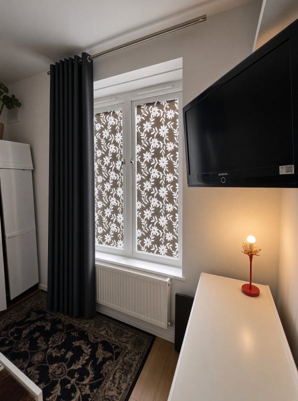 Room Dorset Road in Greater London