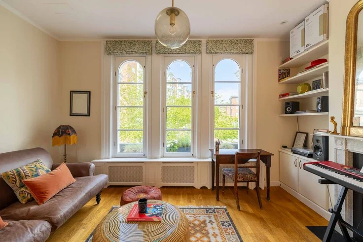 Flat Portobello Road in Greater London