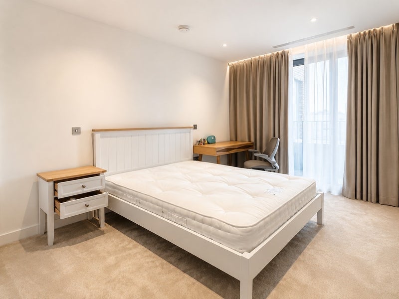 Room Calthorpe Street in Greater London