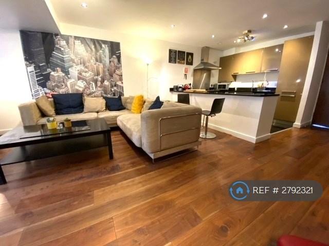 Flat Dandridge Close in Greater London