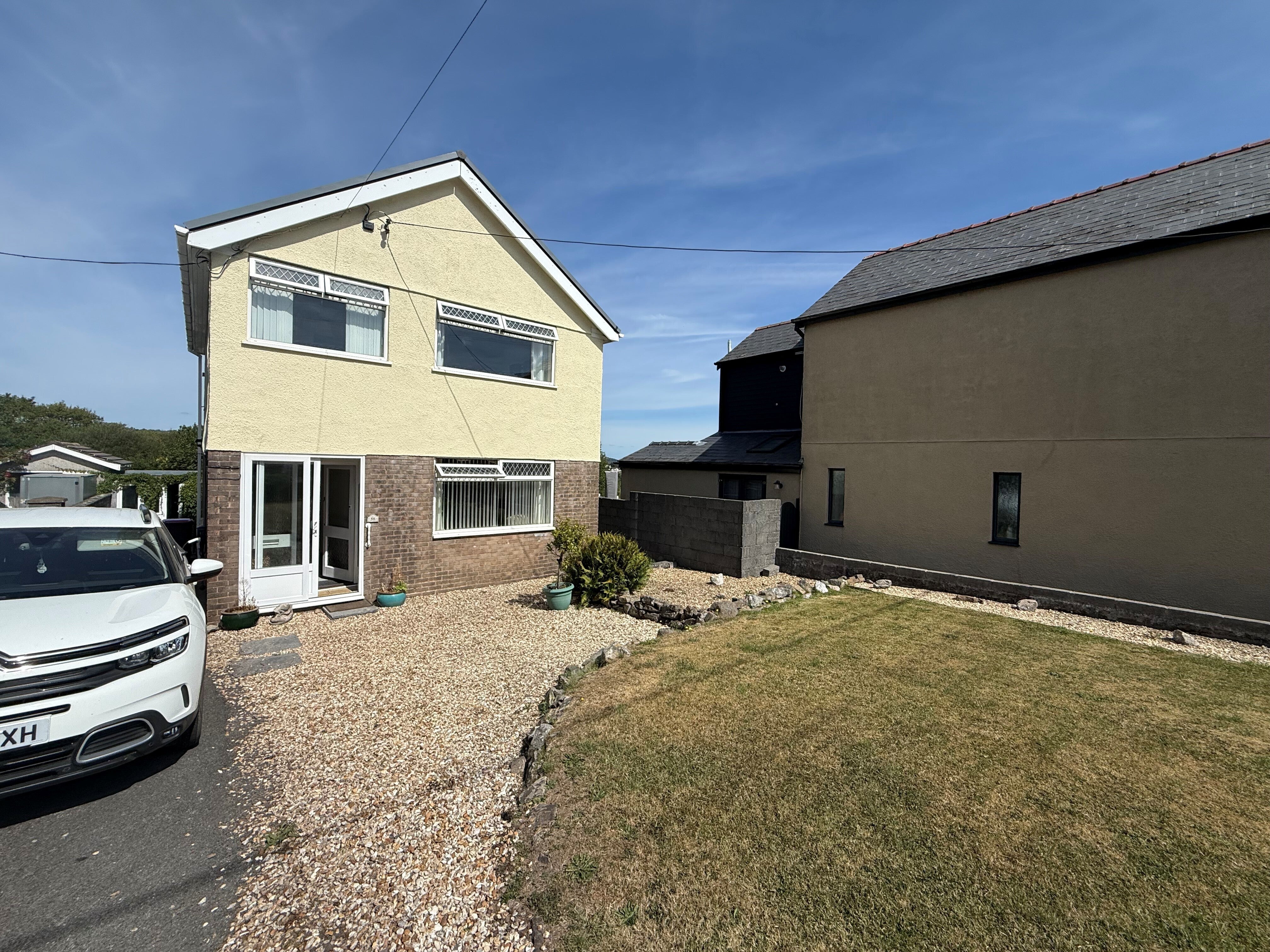 House Pontarddulais Road in Tycroes