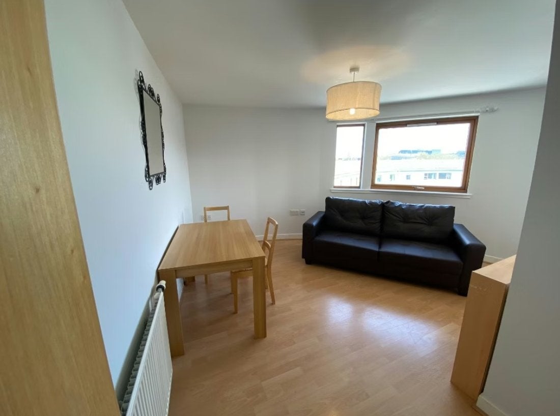 Flat Slateford Green in City of Edinburgh