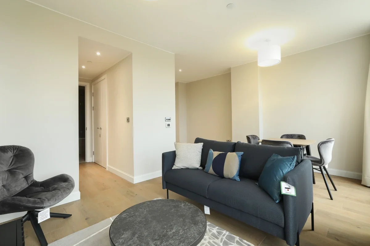 Flat Zinc Street in Greater London