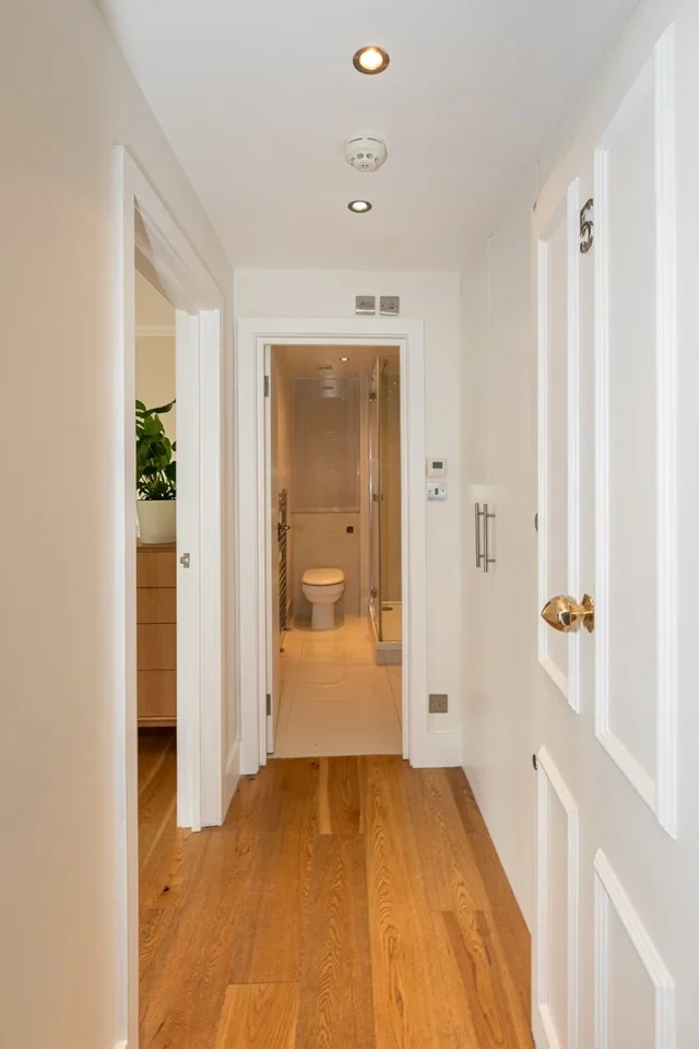 Flat Cranley Gardens in Greater London