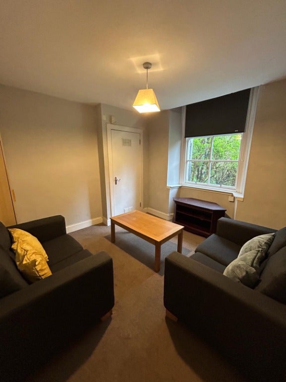 Flat Caledonian Place in City of Edinburgh