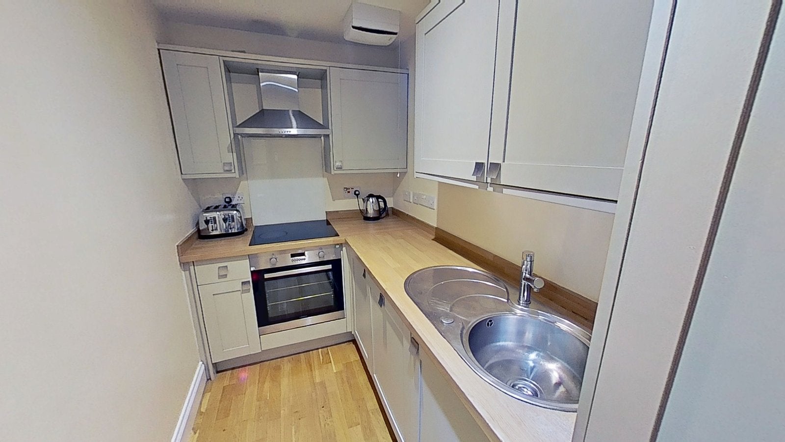 Flat Caledonian Place in City of Edinburgh