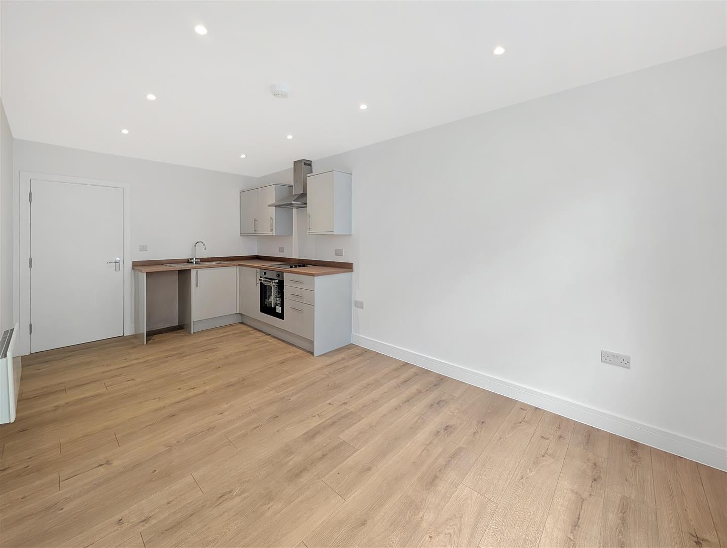 Flat Long Wyre Street in Colchester